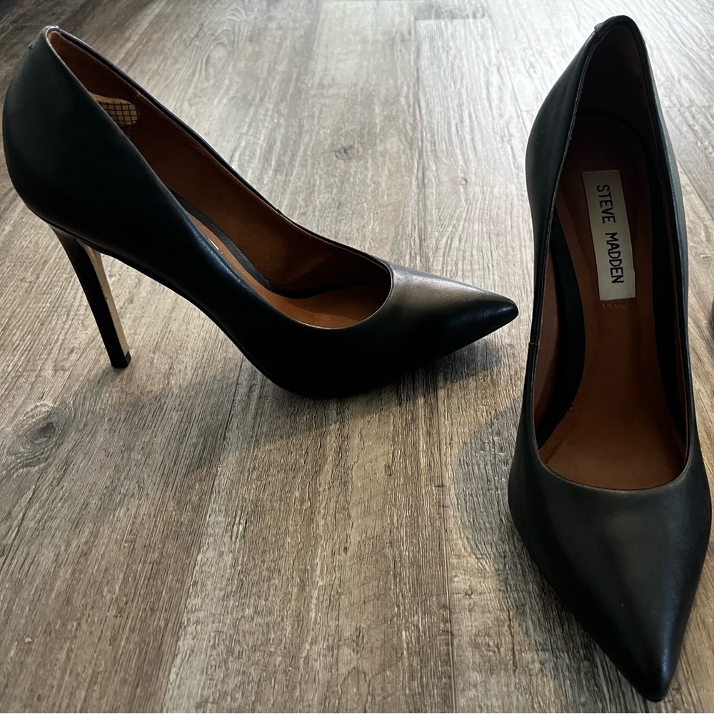 Steve madden black pumps